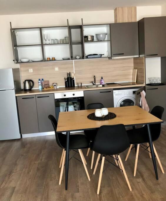 Luxury Apartment Pazardzhik Exterior photo